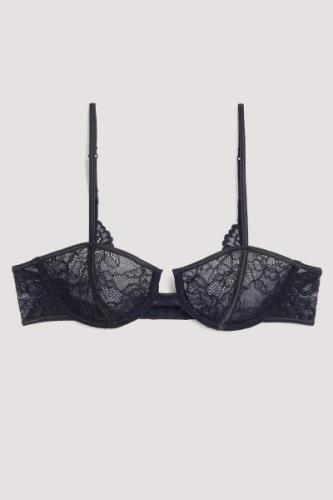 NA-KD Lingerie BH med blondedetaljer og åpne partier - Black