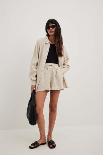 NA-KD Shorts med elastisk lin - Beige