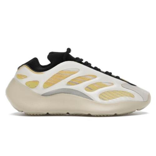 700V3 Beige Gul Sneakers