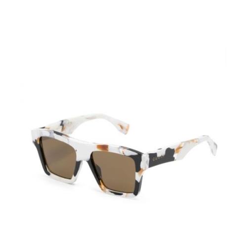Hvite solbriller med originale tilbehør