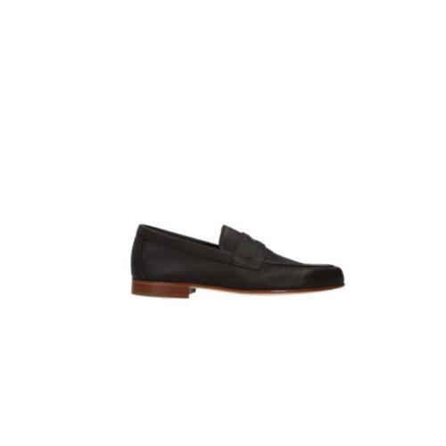 Sofistikerte mørkebrune hamret skinnloafers