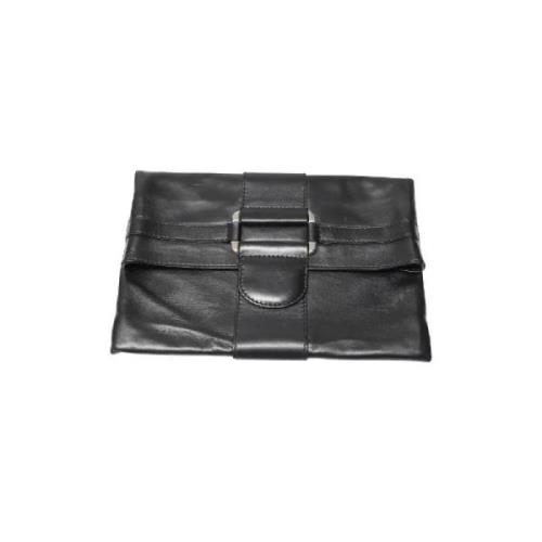 Pre-owned Leather clutches