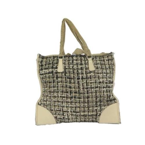 Pre-owned Wool handbags