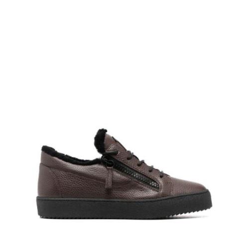 Elegante Brune Lukkede Flate Sneakers