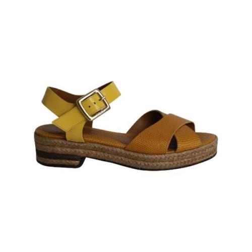 Pre-owned Leather sandals