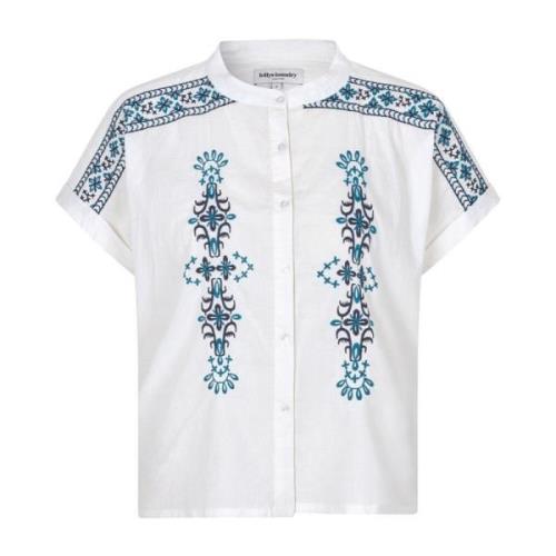 Mya Bluse med Broderte Detaljer