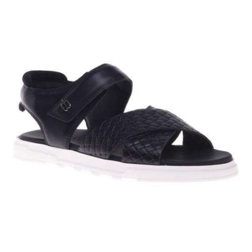 Sandal in black woven print