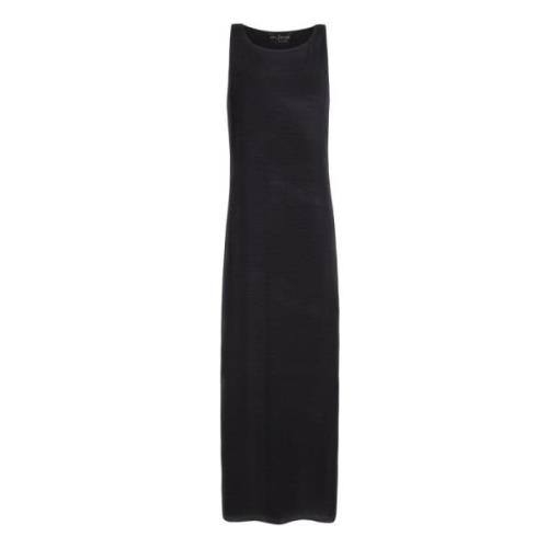 Silke svart kjole med boks hals