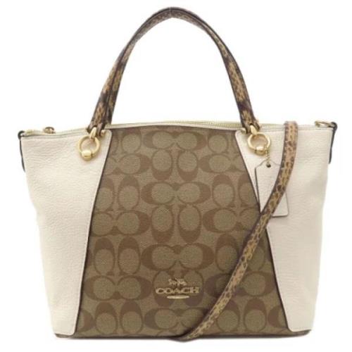 Pre-owned Fabric handbags