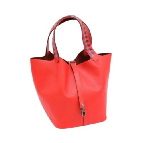 Pre-owned Fabric handbags