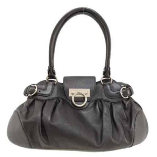 Pre-owned Leather handbags