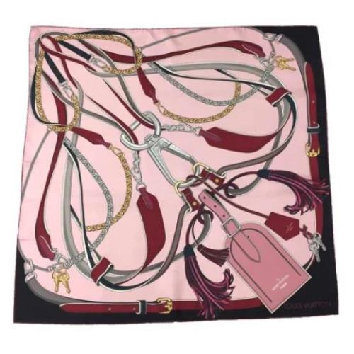 Pre-owned Silk scarves