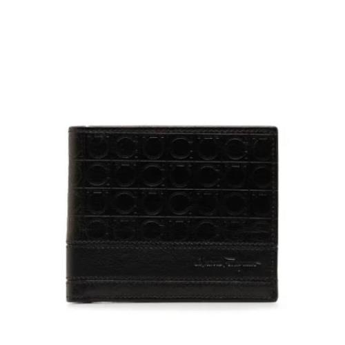 Pre-owned Leather wallets