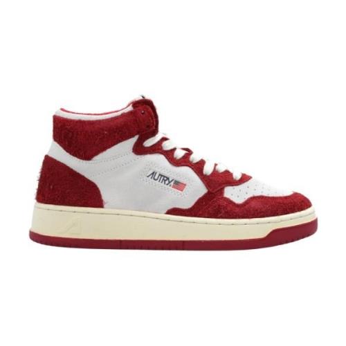 ‘Aumw’ sneakers