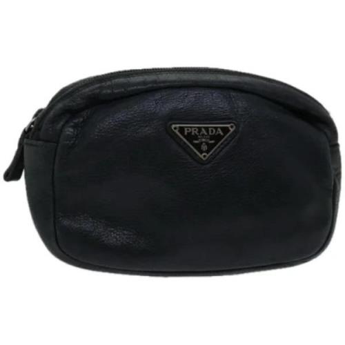 Pre-owned Leather pouches