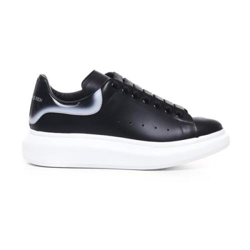 Svarte Skinn Sneakers med Oversized Såle