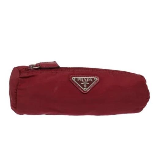 Pre-owned Fabric clutches