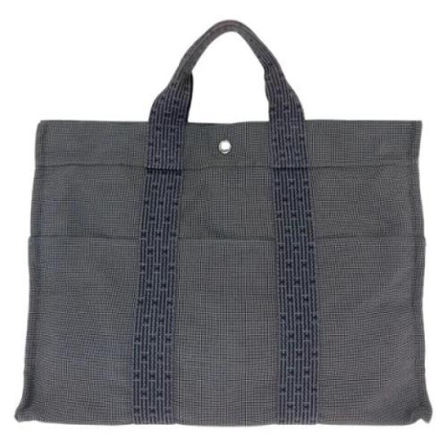 Pre-owned Canvas totes