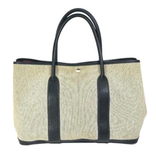 Pre-owned Fabric handbags