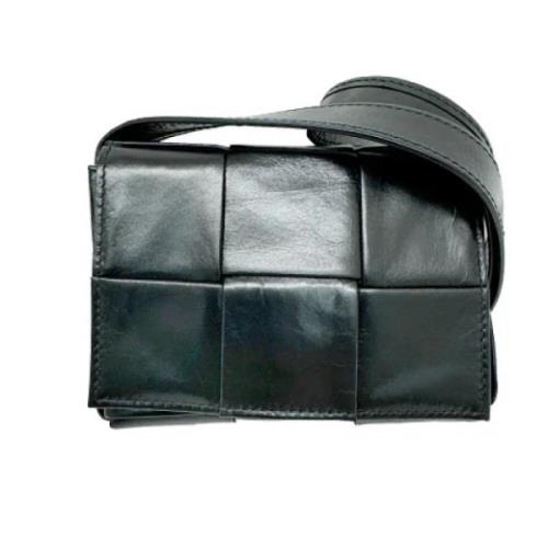 Pre-owned Leather shoulder-bags