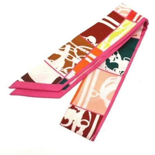 Pre-owned Fabric scarves