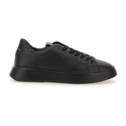 Svarte Sneakers Paris Stil