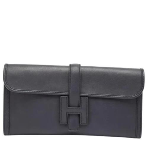 Pre-owned Leather clutches