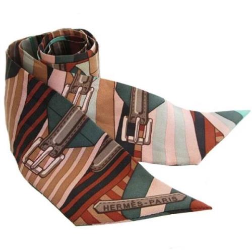 Pre-owned Silk scarves