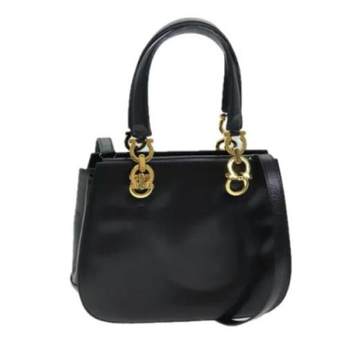 Pre-owned Leather handbags