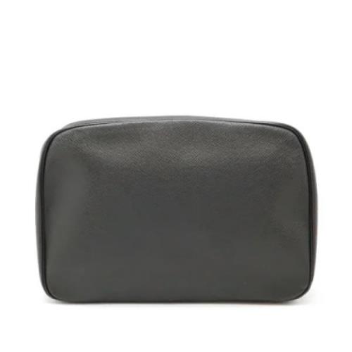 Pre-owned Leather clutches