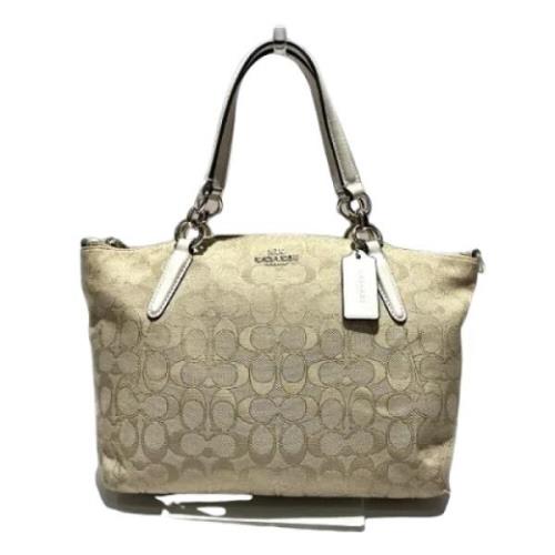 Pre-owned Canvas handbags