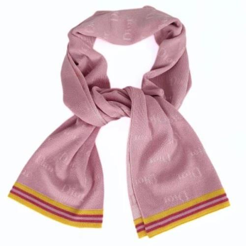 Pre-owned Silk scarves