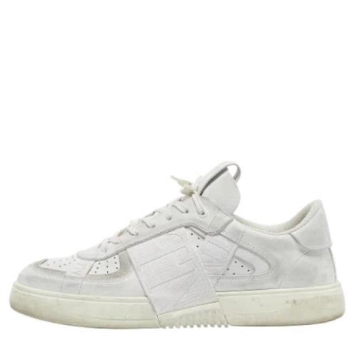 Pre-owned Canvas sneakers