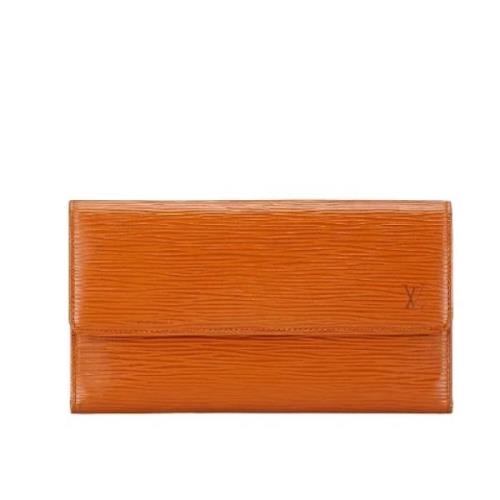 Pre-owned Leather wallets