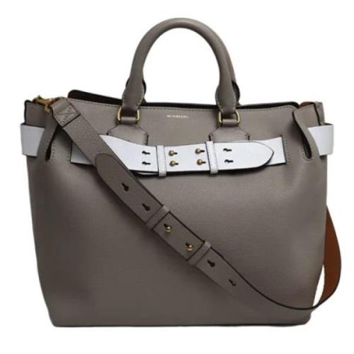 Pre-owned Leather handbags