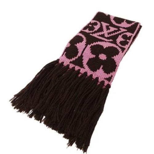 Pre-owned Wool scarves