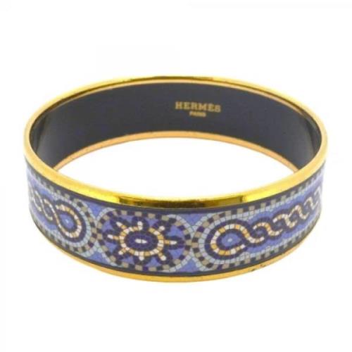 Pre-owned Fabric bracelets