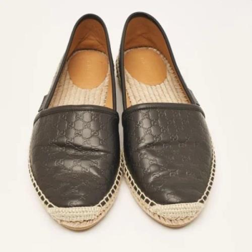 Pre-owned Leather flats