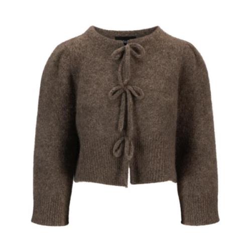 Chunky Brun Cardigan med Feminine Detaljer