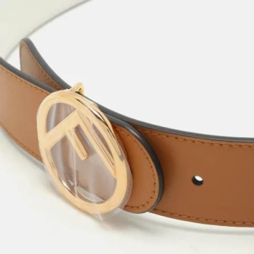 Pre-owned Leather belts