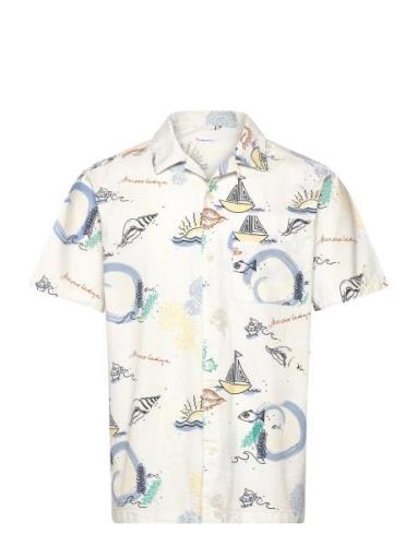 Box Short Sleeve Aop Embr. Shirt - Tops Shirts Short-sleeved Multi/pat...