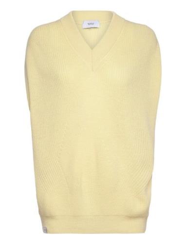 Esther Slipover Vests Knitted Vests Yellow Makia