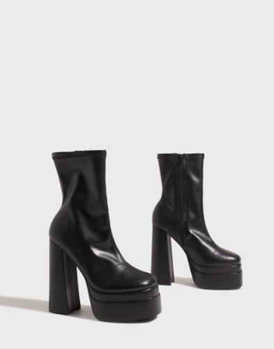 Nelly - Svart - Double Platform Boot